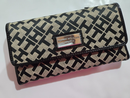 Tommy Hilfiger Signature TH Trifold Continental Checkbook Wallet Black  NWT - $24.99