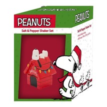 Peanuts Snoopy Christmas Holiday Sculpted Ceramic Salt and Pepper Shaker Set NEW - $21.28