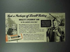 1942 Wrigley&#39;s Spearmint Gum Ad - Tuck a Package - £14.44 GBP