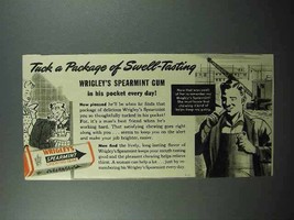 1942 Wrigley&#39;s Spearmint Gum Ad - Tuck a Package - £13.82 GBP