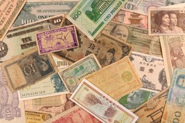 52 World Banknotes. Europe, Asia, Central &amp; South America - $123.75