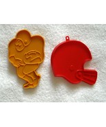 2 VINTAGE HALLMARK PLASTIC COOKIE CUTTERS FOOTBALL PLAYER AND HELMET - £14.66 GBP