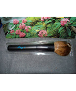 Skinn 100% Goat Hair Powder / Bronzer Brush - $289.92 MXN