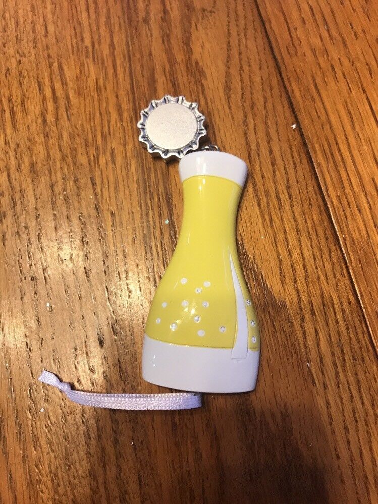 Christmas Ornament Yellow Ships N 24h - $6.71
