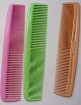 Vintage 3 Large Unbreakable Plastic Hair Combs Green Pink &amp; Beige - $114.02 MXN