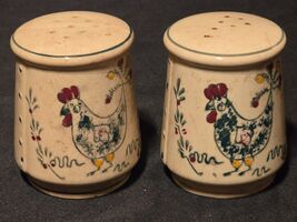 Vintage Chickens Salt &amp; Pepper Shaker Set - Farmhouse Birds Country Flor... - $9.98