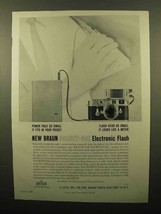 1960 Braun Pocket-Pak Electronic Flash Ad - So Small - $18.49