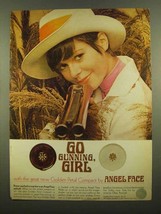 1965 Angel Face Golden Petal Compact Ad - Go Gunning - £14.50 GBP