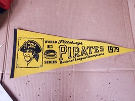 Vintage Pittsburg Pirates World Series Champs MLB Flag Pennant Button - $54.82