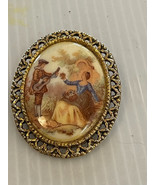 Vtg. Oval Gold Tone with Porcelain Center Victorian Scene Brooch - €8,13 EUR