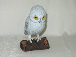 Vintage Carved Wood Snowy Owl on Log Bird Figurine Made China - £19.76 GBP