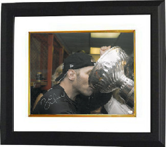 Primary image for Brett Hull signed Detroit Red Wings 16x20 Photo Custom Framed (drinking from Sta