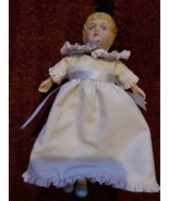 1983 Avon Victorian Collector Doll Porcelain Vintage Collectible Avon - £3.92 GBP