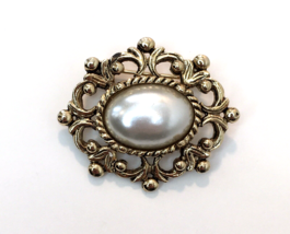 Classic Victorian Brooch Pin Gold Tone &amp; Faux Pearl Oblong Oval 1.5&quot; Unsigned - $14.00