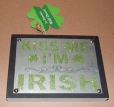 St.Patricks Day Kiss Me Wood Picture Frame 8&quot; x 6&quot; Green Glitter Metal 104G - £6.77 GBP