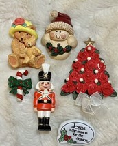 SET 6 CHRISTMAS BROOCHES PINS - £7.62 GBP