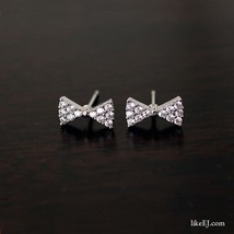 Tiny Small Cute Crytal Cubic Silver Butterfly Bow Stud Earing - £13.58 GBP
