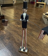 Nancy Thomas Folk Art Uncle Sam Long Leg Figure W/Flags 1990 19” DAMAGED - $3,188.26 MXN