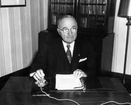 President Harry S. Truman at his desk at home in Independence MO Photo P... - £6.92 GBP+