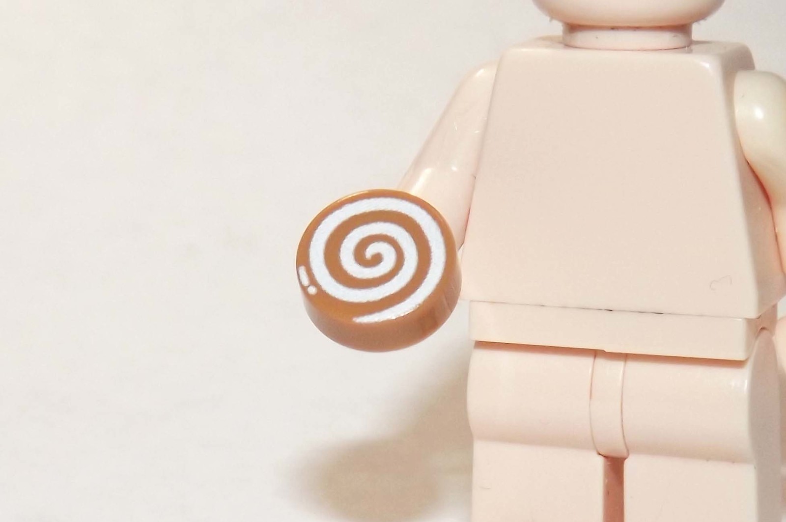 MZ Cinnamon Roll Baked Cake Bakery Sweet Shop Round Piece Action Minifig... - $2.00