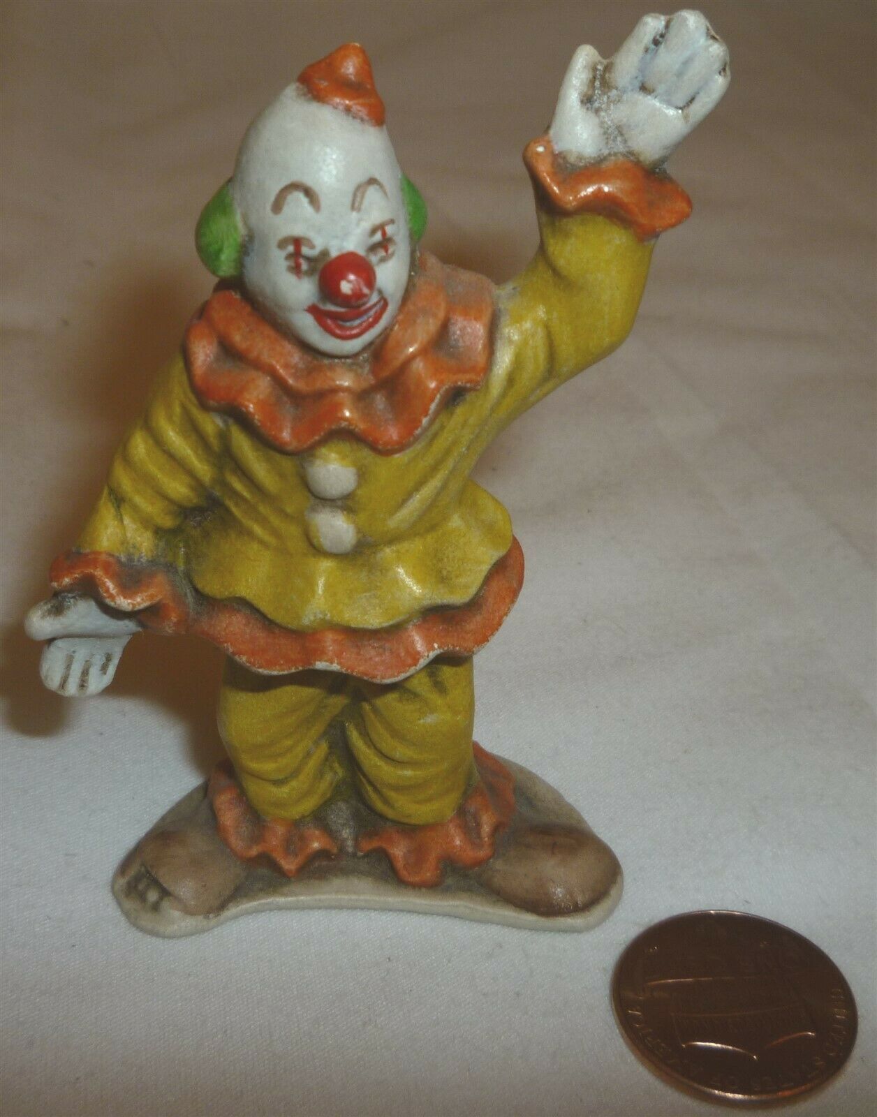 CHARMING HANDPAINTED CERAMIC CLOWN MINIATURE FIGURINE DOLLHOUSE DECOR - $4.00