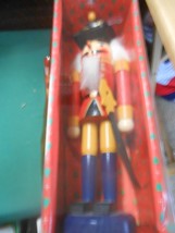 NIB-Great Collectible  Wood NUTCRACKER ..#12 - $14.44