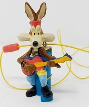 Pen Party Wile E. Coyote Pencil Topper Guitar Player Looney Tunes 1995 Sunkisses - £6.69 GBP