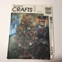 McCall&#39;s 3811 Rag Country Christmas Wreath Ornament Stocking Tree Skirt Garland - £10.09 GBP