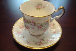 Royal Albert cup and saucer made in England, &quot;Victoriana Rose&quot; pattern[a*5-b3] - £42.77 GBP