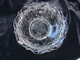 Vintage Crystal Clear Pressed Glass Berry Bowl - £11.73 GBP