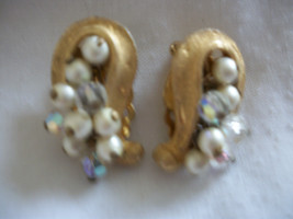 Vintage Clip-on “GOLD LOOP” EARRINGS with Faux Pearls and Crystals (#0167) - £15.94 GBP