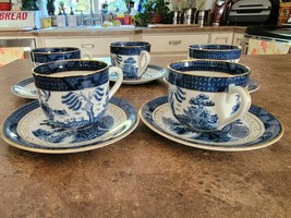 Set of Five Vintage BLUE WILLOW Demitasse Cups &amp; Saucers N.K. Porcelain ... - £63.00 GBP