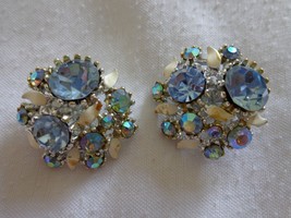 Pair of Vintage Prong Set Austrian Crystal Clip-On Earrings Signed by ART (0402) - £31.97 GBP