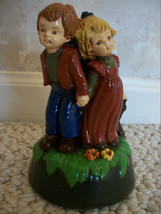 Statue of A Boy &amp; Girl Holding Hands (#0725) - £36.07 GBP