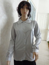 VERY PRETTY GRAY BLOUSE with A STITCHED SCALLOPED COLLAR (#0962). - £13.36 GBP