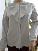 VINTAGE LADIES POSITANO LIGHT GRAY BLOUSE (#0955) with A RUFFLED COLLAR - $13.99