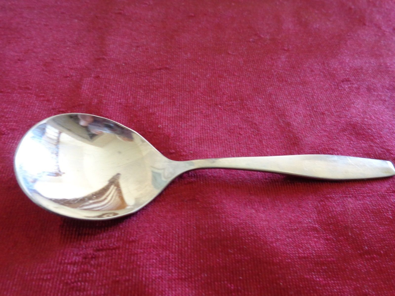 Vintage Oneida Deluxe Stainless Steel Soup Spoon (#0784) - £11.00 GBP