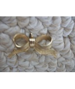 Pin/Pendant is a Gold Tied Bow. (#0330) - $13.66 CAD