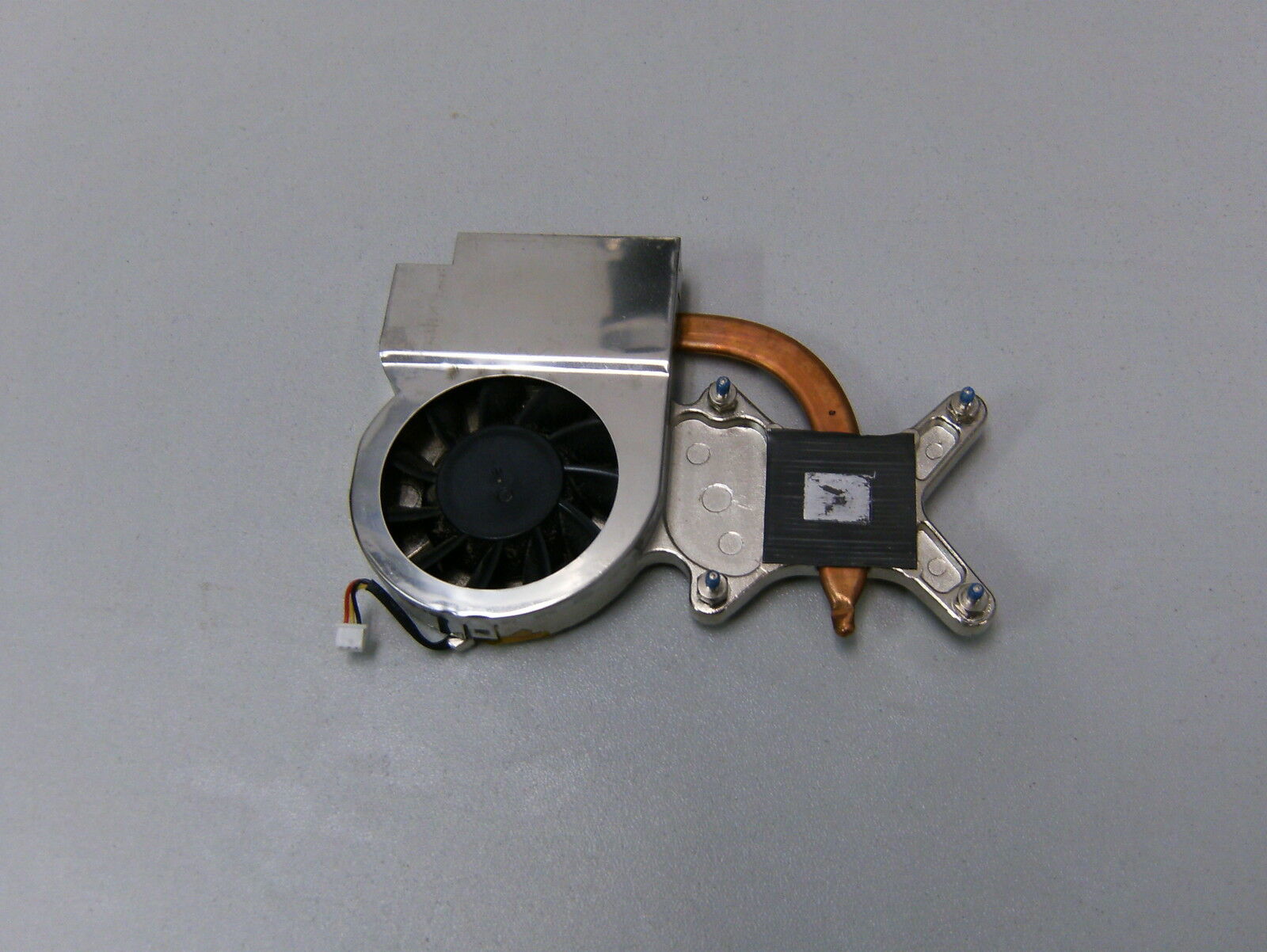 Toshiba Satellite 3000 - S353 CPU fan and heatsink AT88M121000 - $3.96