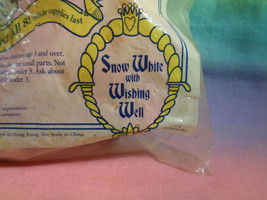 1992 McDonald&#39;s Disney Snow White Plastic Figure Cake Topper w/ Wishing ... - £2.30 GBP