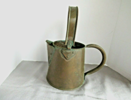 Copper water jug vintage  pitcher  rolled edge 11&quot; high base handle movie prop - £36.57 GBP