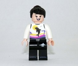 Ktoys Building Female Girl in Dolphin Shirt D Minifigure US Toys - £5.81 GBP