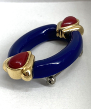 Vintage 1980s Avon 2&quot; Blue Red Teardrop Gold Trim Oval Plastic Brooch Pin - £9.56 GBP