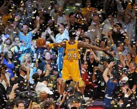 Kobe Bryant 8X10 Photo Los Angeles Lakers La Basketball Nba On Table - $4.94