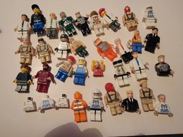 Mini Figure Lot Bundle 25+ Pieces Minifigure Mini Figures Figs Legos Meg... - £27.11 GBP