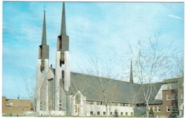 Quebec Postcard Victoriaville Eglise des Saints Martyrs Church - £1.52 GBP