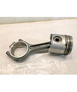 John Deere 6068 Diesel Engine Connecting Rod R500335 With Piston OEM - $153.15 CAD