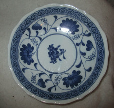 antique Japanese blue and white porcelain Scalloped bowl Dish - £28.61 GBP