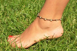 White and Brass Flowers Anklet, Boho Hippie Ankle Bracelet for Women - £13.55 GBP