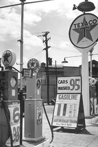 TEXACO GAS STATION PUMPS DEPRESSION ERA 1936 4X6 PHOTO POSTCARD - $8.65